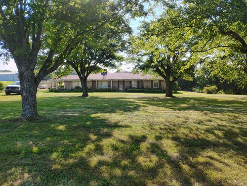 2134 Oakdale Rd, Westmoreland, TN, 37186-2944 | Card Image