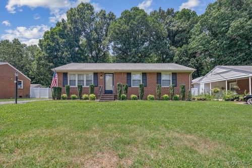 1218 W Roslyn Rd, Colonial Heights, VA, 23834-3912 | Card Image