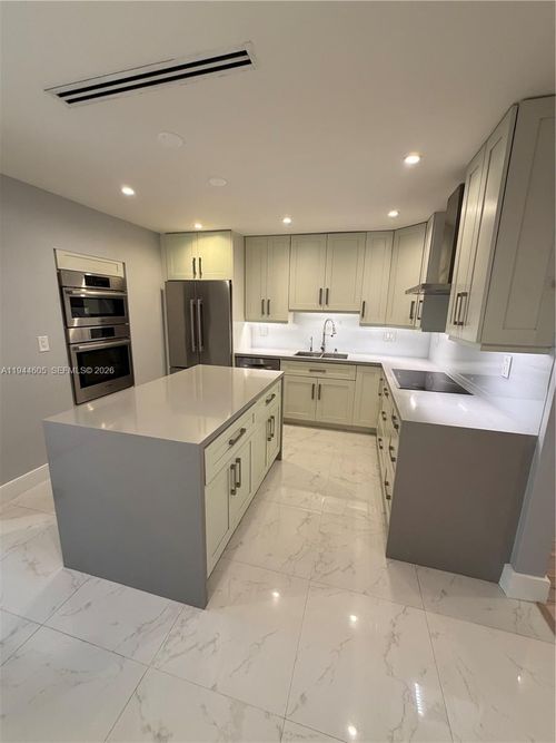 10330 Sw 51st St, Miami, FL, 33165-6231 | Card Image