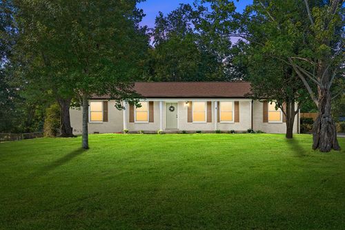 122 Johnson Cir, Clarksville, TN, 37040-4325 | Card Image