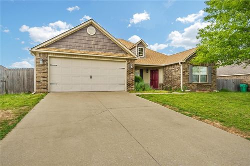 530 Lasso Ln, Centerton, AR, 72719-9236 | Card Image