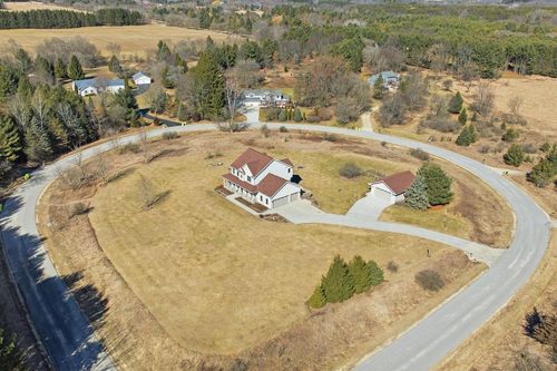 2080 St Patricks Circle, Erin, WI, 53027 | Card Image