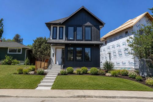 147 Heston St Nw, Calgary, AB, T2K2C5 | Card Image