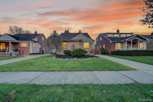 9006 Quandt Ave, Allen Park, MI, 48101-1584 | Card Image