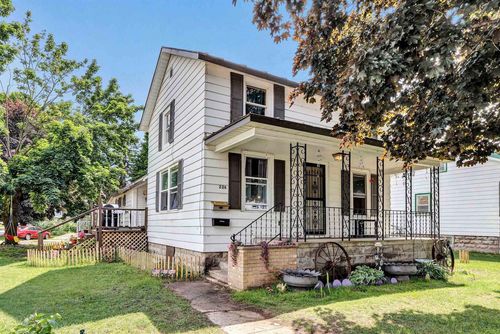 236 Center Street, Oconto, WI, 54153 | Card Image