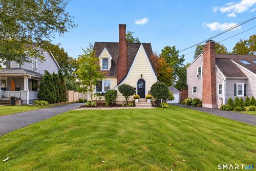 24 Cedar Crest Pl, Norwalk, CT, 06854-1402 | Card Image