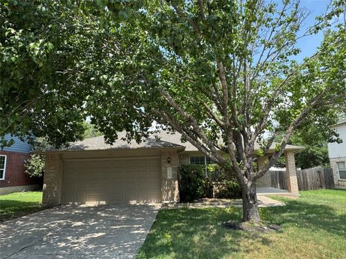 215 San Felipe Dr, Kyle, TX, 78640-4332 | Card Image
