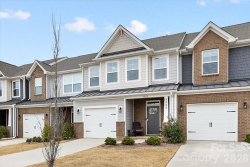 5923 Hampstead Pond Ln, Matthews, NC, 28105-7734 | Card Image