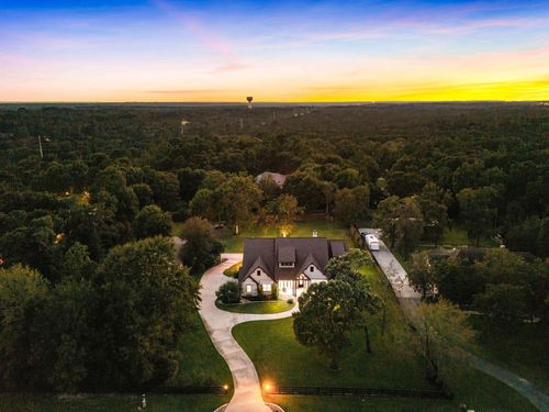 8989 Stone Oak Dr, Montgomery, TX, 77316-6922 | Card Image