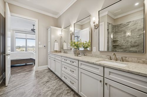 unit-d202-1024 Club View Dr, Gallatin, TN, 37066-1995 | Card Image