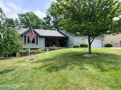 18 Heather Glen Dr, Crossville, TN, 38558-6443 | Card Image