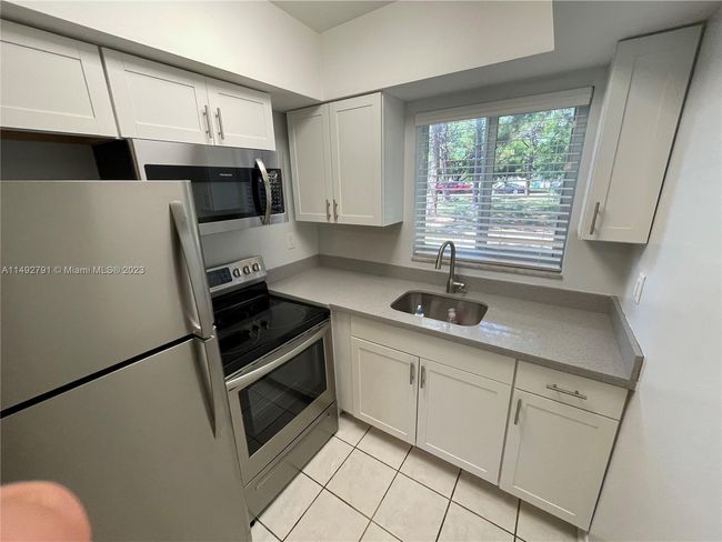 2 - 2616 Ne 14 Ave, Condo with 1 bedrooms, 1 bathrooms and null parking in Wilton Manors FL | Image 6