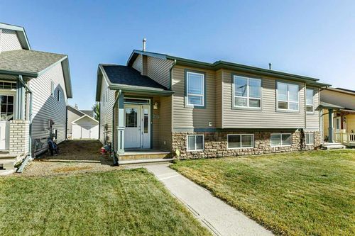 7019 Deer St, Lacombe, AB, T4L1Y9 | Card Image