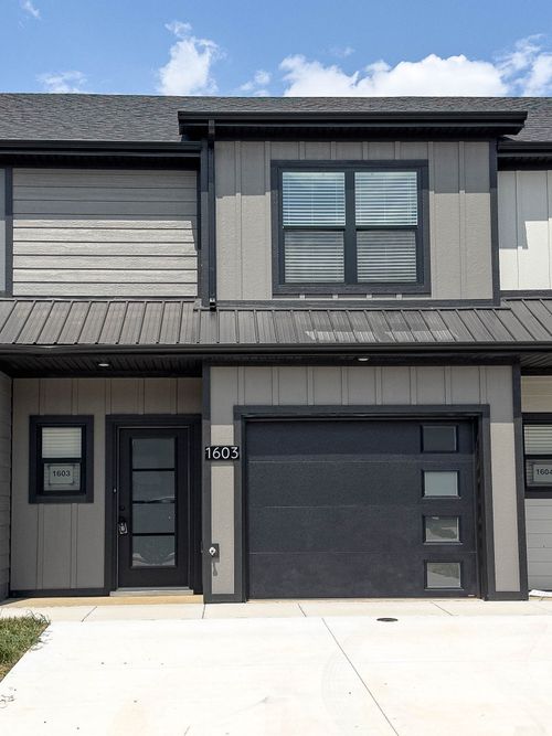 1603 Jonathan Wade Pvt Cir, Clarksville, TN, 37043-4121 | Card Image