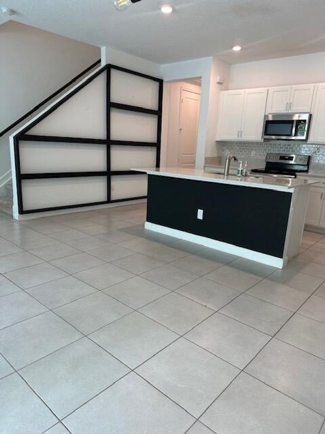 4504 Hartwell Ln, Townhouse with 3 bedrooms, 3 bathrooms and null parking in Riviera Beach FL | Image 12