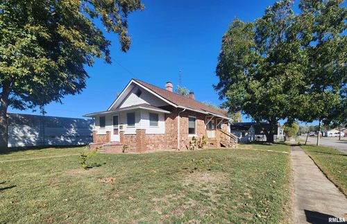 202 N Victor St, Christopher, IL, 62822-1257 | Card Image