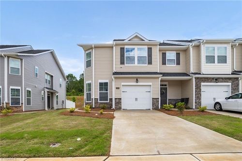 1230 Evelynnview Ln, Kernersville, NC, 27284-6737 | Card Image
