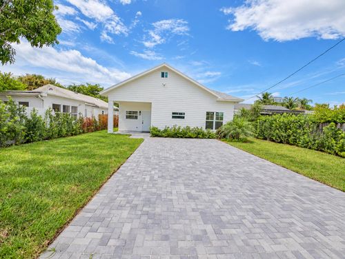 520 38th St, West Palm Beach, FL, 33407-4102 | Card Image
