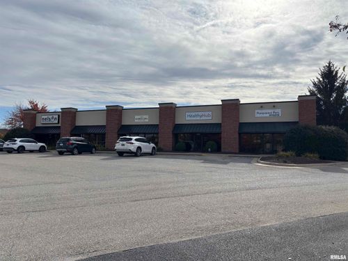 2377-2367-2377 Cumberland Square Dr, Bettendorf, IA, 52722-3251 | Card Image