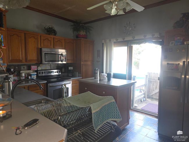 115 Se 2 Nd St, House other with 3 bedrooms, 2 bathrooms and null parking in Abilene KS | Image 4