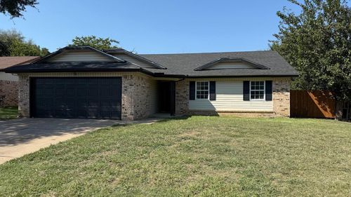 111 Iberis Ct, Arlington, TX, 76018-1615 | Card Image