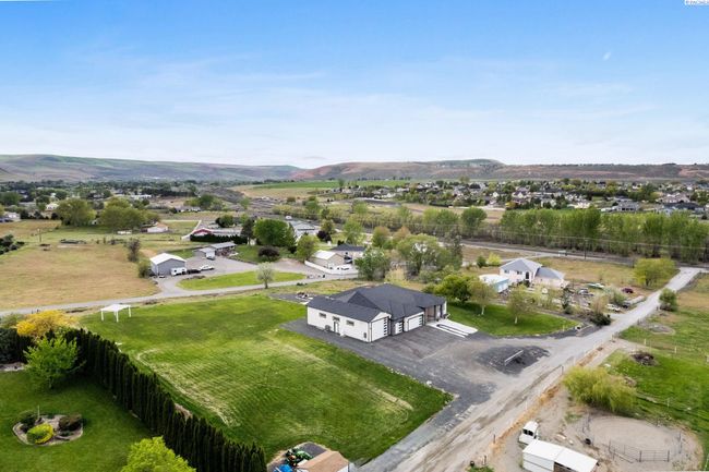 102909 E 1023 Pr Se, Home with 4 bedrooms, 5 bathrooms and null parking in Kennewick WA | Image 43