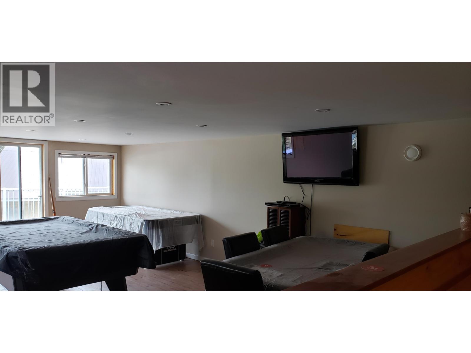 Residential in Canim Lake 4