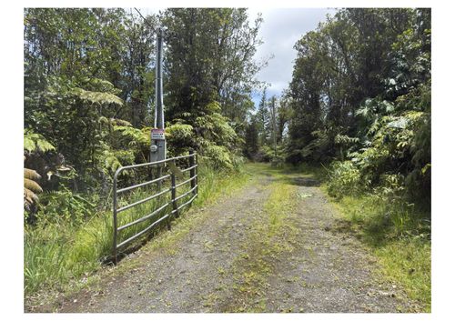 11-2443 Makoa Rd, VOLCANO, HI, 96785 | Card Image