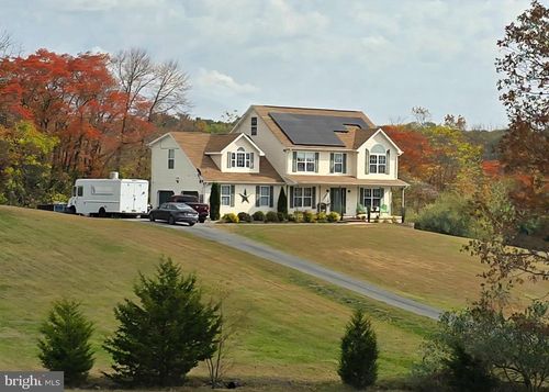 311 Stacia Way, SAYLORSBURG, PA, 18353-9247 | Card Image