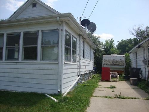 1305 Campbell St, Flint, MI, 48507-5307 | Card Image
