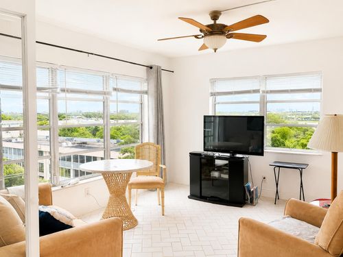 701-3300 N Palm Aire Dr, Pompano Beach, FL, 33069-4273 | Card Image