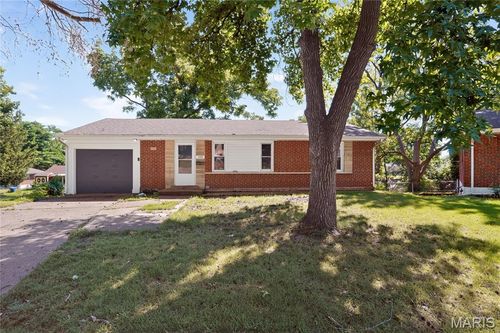 102 Florwood Ct, Saint Louis, MO, 63135-2248 | Card Image