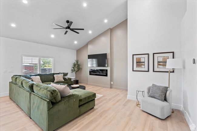 12469 S Patriot Hill Way, House other with 6 bedrooms, 6 bathrooms and 3 parking in Herriman UT | Image 8