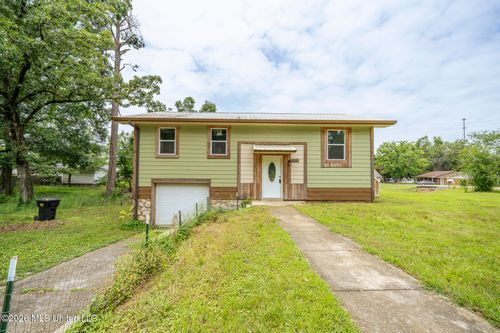 117 Hazel Rd, Ripley, MS, 38663-1639 | Card Image