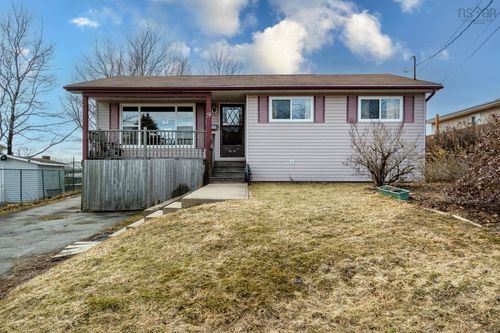 19 Shalimar Cres, Dartmouth, NS, B2W4L6 | Card Image