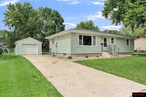 613 12th Ave Se, Waseca, MN, 56093-3535 | Card Image