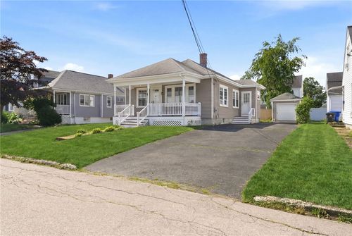 113 Warwick Rd, Pawtucket, RI, 02861-2756 | Card Image