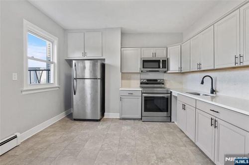 139 Ripley Pl, Elizabeth, NJ, 07206-2198 | Card Image