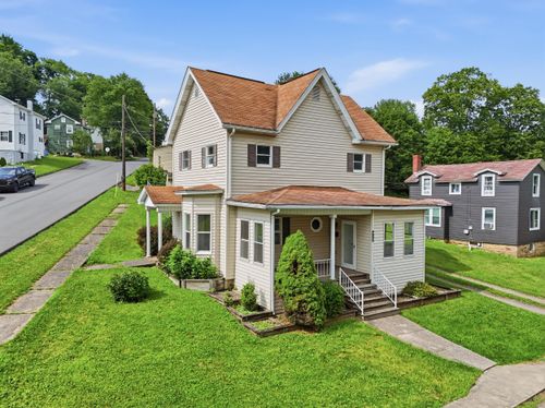 422 Hannah St, Houtzdale, PA, 16651-1233 | Card Image