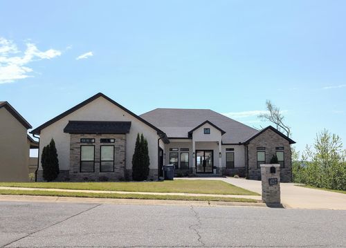 157 Manitou Dr, Maumelle, AR, 72113-5874 | Card Image