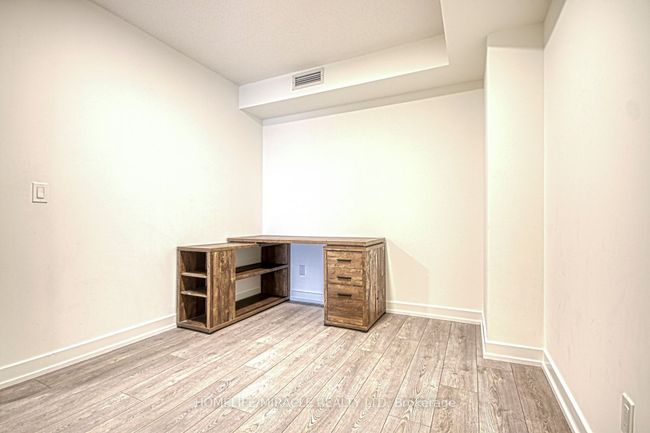 402 - 10 Wilby Cres, Condo with 2 bedrooms, 2 bathrooms and 1 parking in York ON | Image 10
