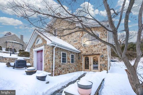 2568 Pike Ave, Coopersburg, PA, 18036-9369 | Card Image