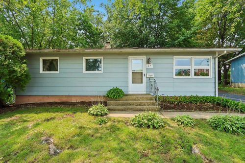 1937 Tennyson Ln, Madison, WI, 53704-2301 | Card Image