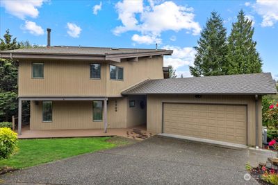 2205 135th Place Se, House other with 6 bedrooms, 3 bathrooms and 2 parking in Bellevue WA | Image 3