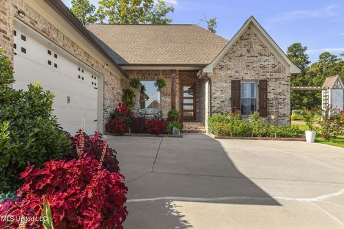 600 Ponderosa Dr, Flowood, MS, 39232-7004 | Card Image