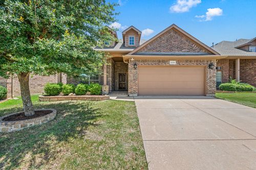 2236 Frosted Willow Ln, Fort Worth, TX, 76177-3524 | Card Image