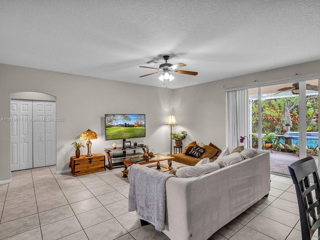 4209 Pinewood Ln, House other with 5 bedrooms, 4 bathrooms and null parking in Weston FL | Image 17