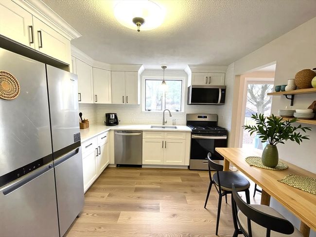 10 Colburn St, House other with 4 bedrooms, 2 bathrooms and 2 parking in Waltham MA | Image 5