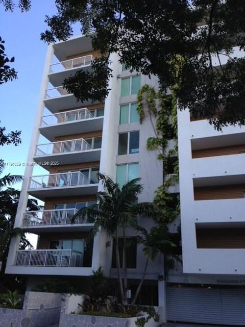 apt-304-2740 Sw 28th Ter, Miami, FL, 33133-3771 | Card Image
