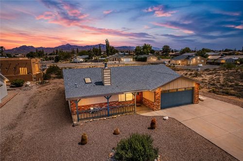9930 N Pioneer Way, Kingman, AZ, 86401-9562 | Card Image
